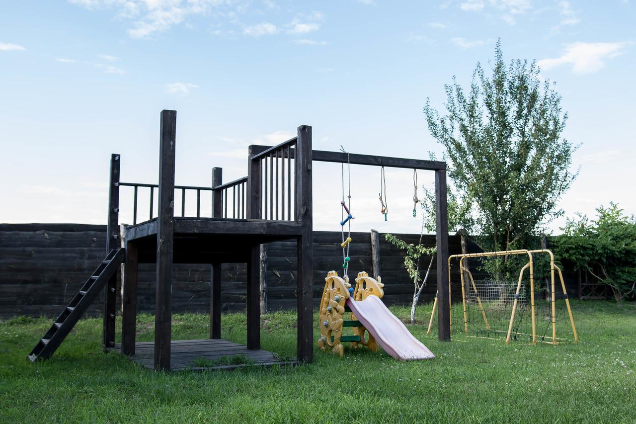 "Дальний Кордон" Hotel Moshchanytsya Eksteriør billede